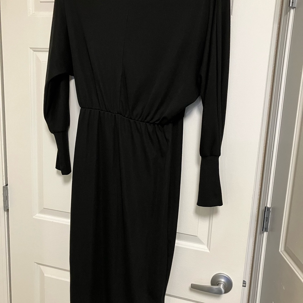 Hem and Thread Above the ankles Black Knit dress L Like New